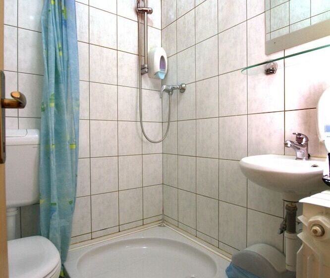 فندق Guest House Ivac Inn Zagreb Airport