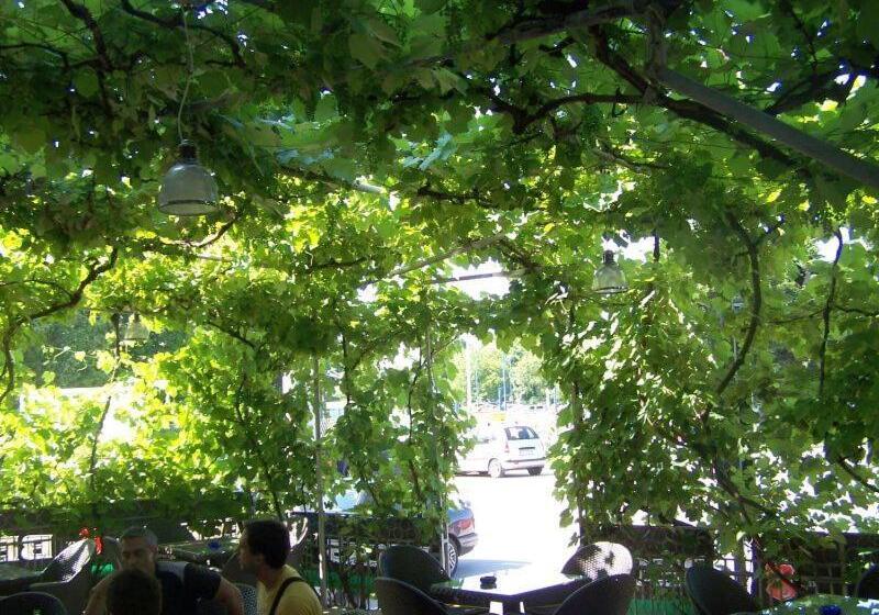 فندق Guest House Ivac Inn Zagreb Airport