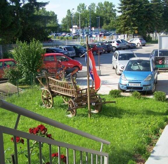 فندق Guest House Ivac Inn Zagreb Airport