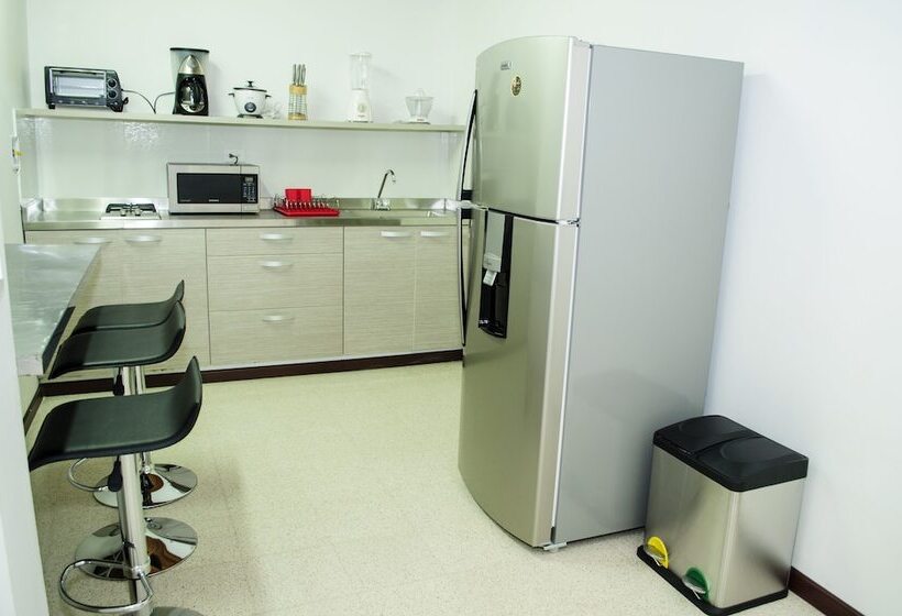 酒店 Hostal Lleras Calle 8