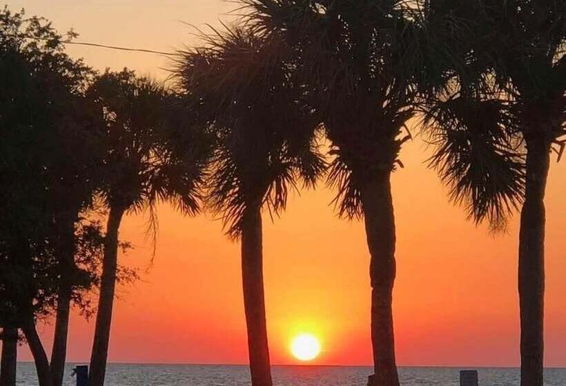 فندق Inn On The Gulf