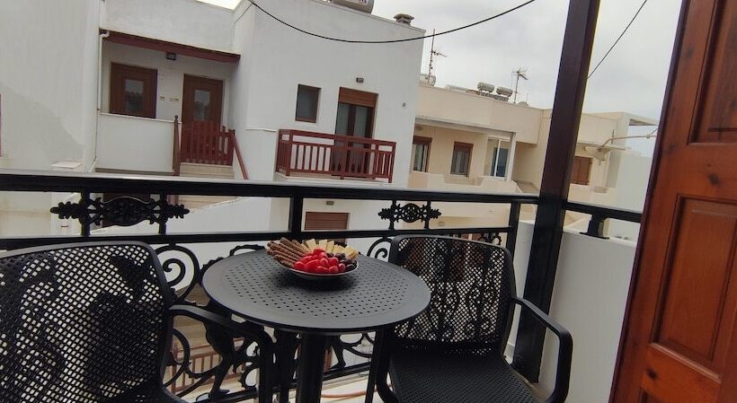 Отель Kapetanos Rooms