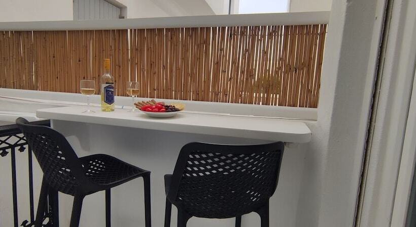 Отель Kapetanos Rooms