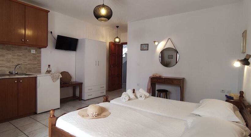 Отель Kapetanos Rooms