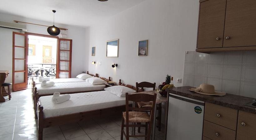 Отель Kapetanos Rooms