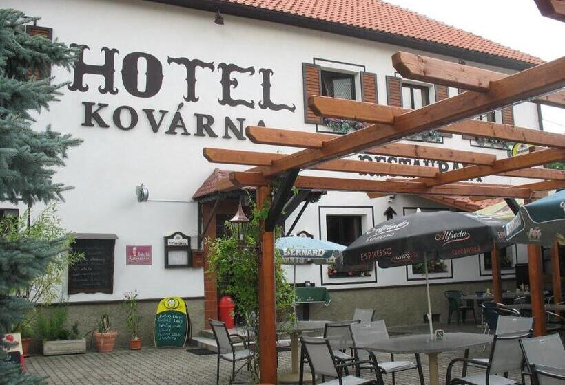 هتل Kovarna