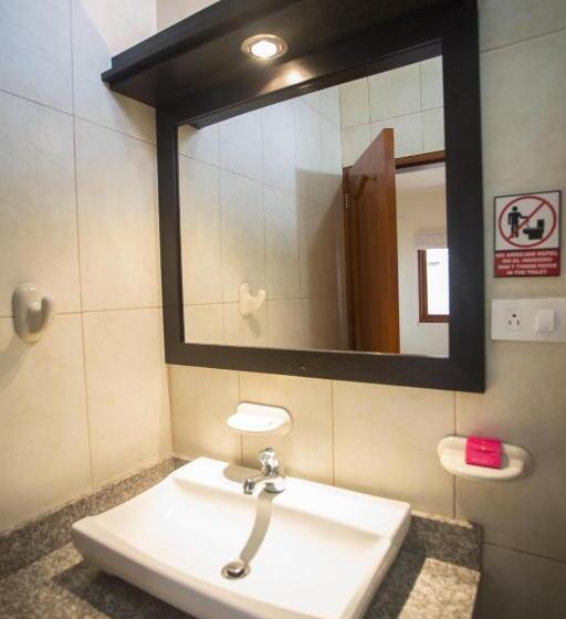 هتل La Laguna Galapagos