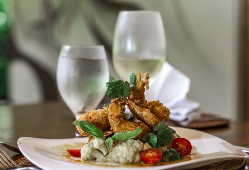 فندق Lost Iguana Resort And Spa