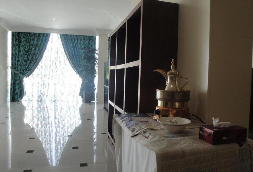 Marina Royal Hotel Suites