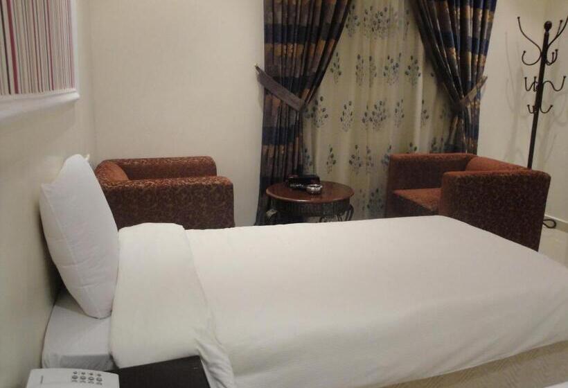 Marina Royal Hotel Suites