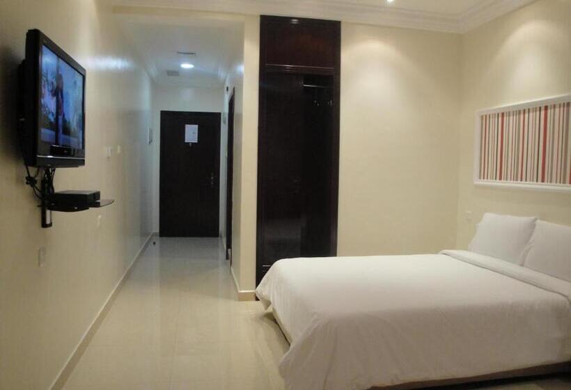 Marina Royal Hotel Suites