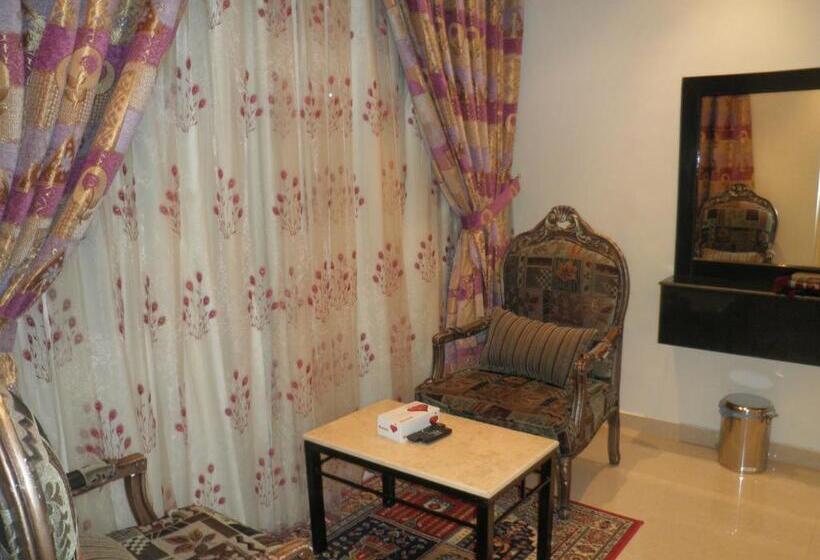 Marina Royal Hotel Suites