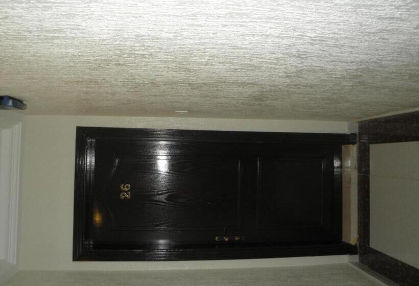 Marina Royal Hotel Suites