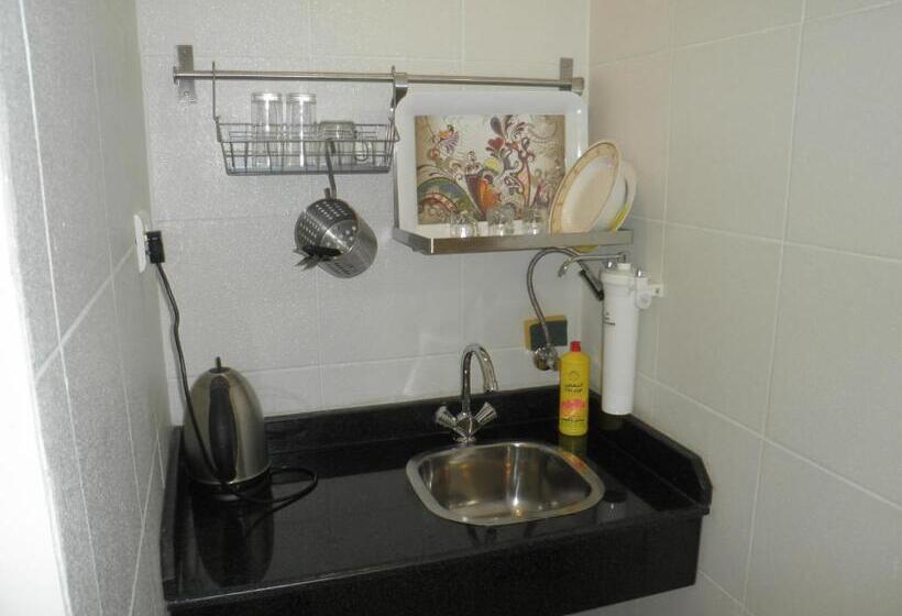 Marina Royal Hotel Suites