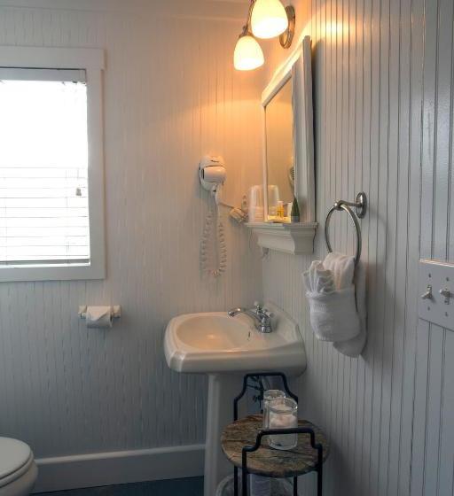 هتل Mcbee Cottages