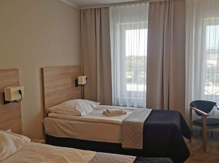 酒店 Nat Sarbinowo