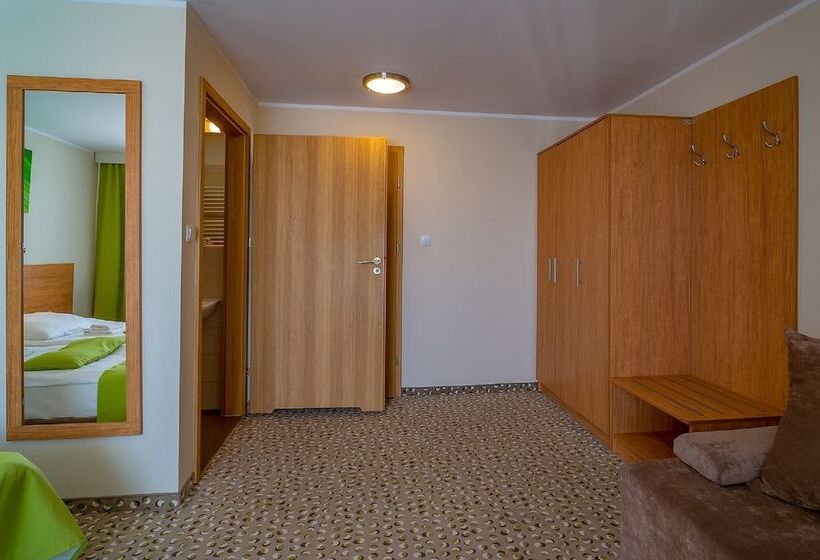 酒店 Nat Sarbinowo