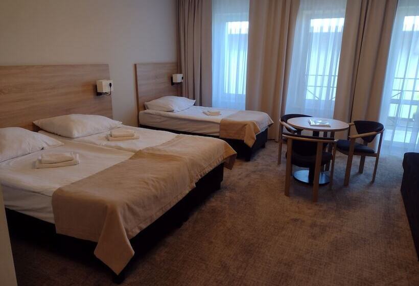 酒店 Nat Sarbinowo