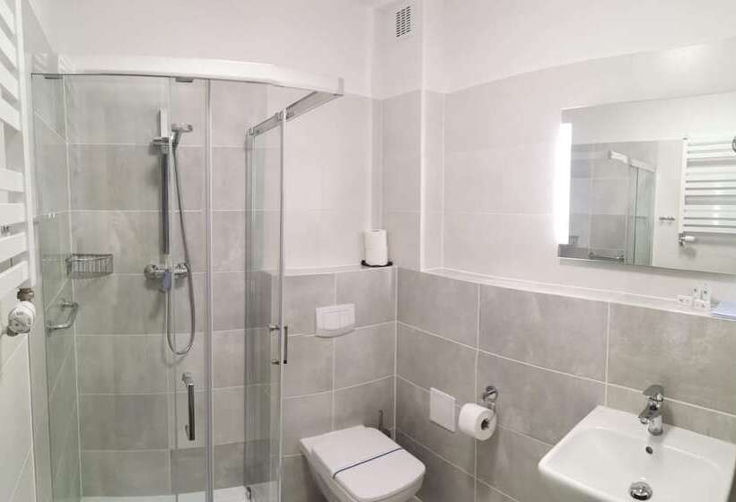 酒店 Nat Sarbinowo