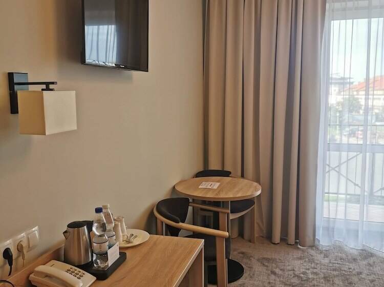 酒店 Nat Sarbinowo