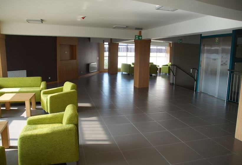 酒店 Nat Sarbinowo