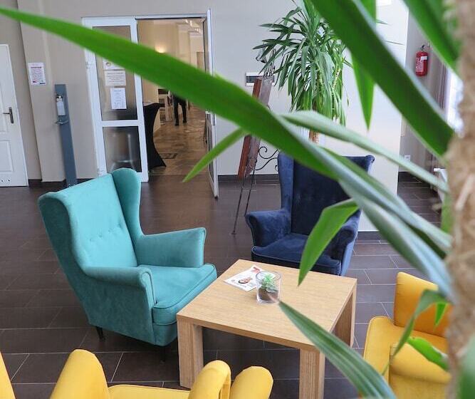 酒店 Nat Sarbinowo