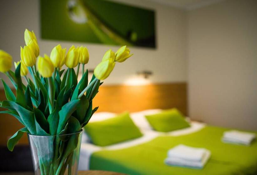 酒店 Nat Sarbinowo