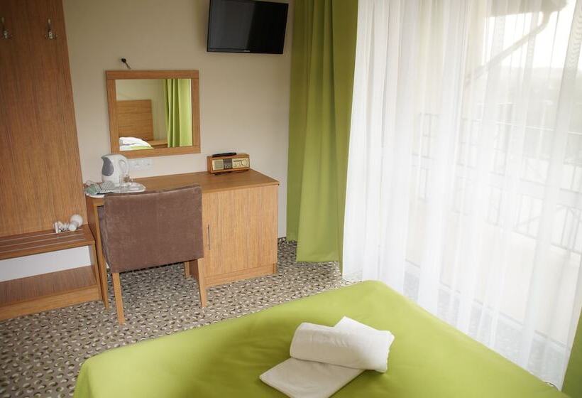 酒店 Nat Sarbinowo