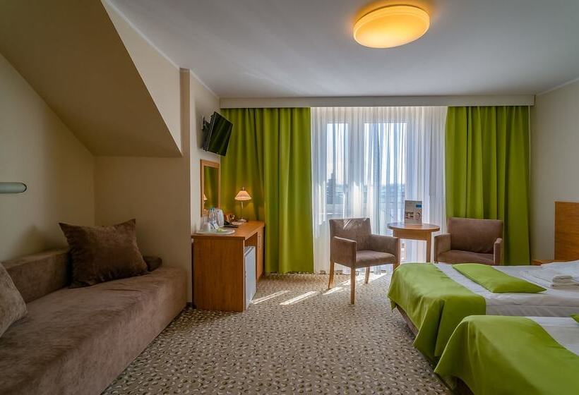 酒店 Nat Sarbinowo