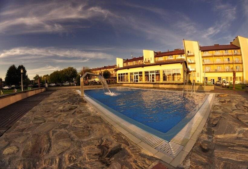 酒店 Nat Sarbinowo