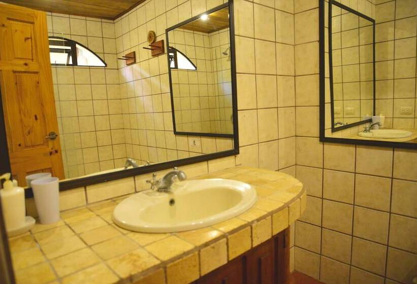 هتل Pacifica Surf Studios