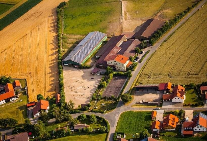 ホテル Pension & Reitschule Fuchsenhof