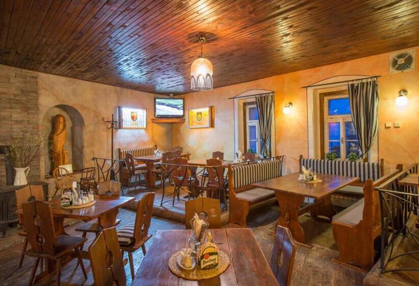 בית מלון כפרי Plesivec