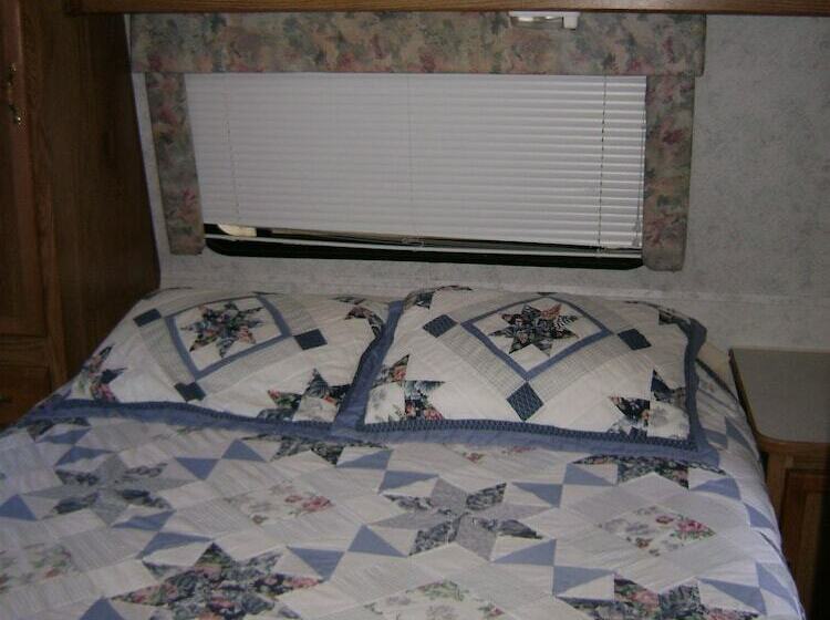 בית מלון כפרי Ponderosa Rv Resort