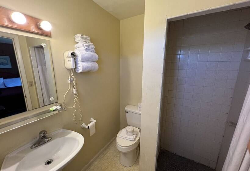 호텔 Relax Inn In Natural Bridge