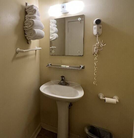 ホテル Relax Inn In Natural Bridge