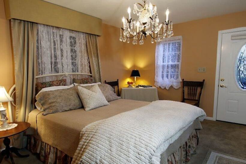 Отель Santa Nella House