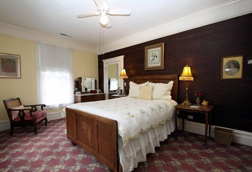 Отель Santa Nella House