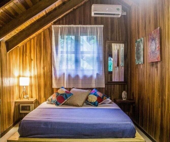 בית מלון כפרי Santascabinas