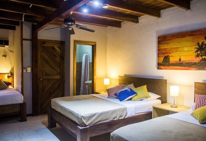 בית מלון כפרי Santascabinas