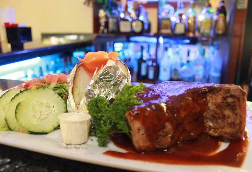 Отель Sportsmens Lodge