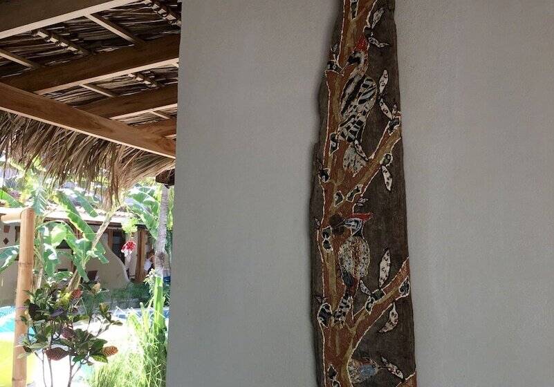 ホテル Ten North Tamarindo Beach