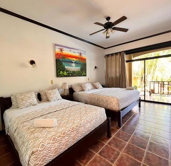 호텔 The Backyard Beachfront