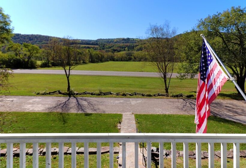 בית מלון כפרי The Hann Homestead Inn