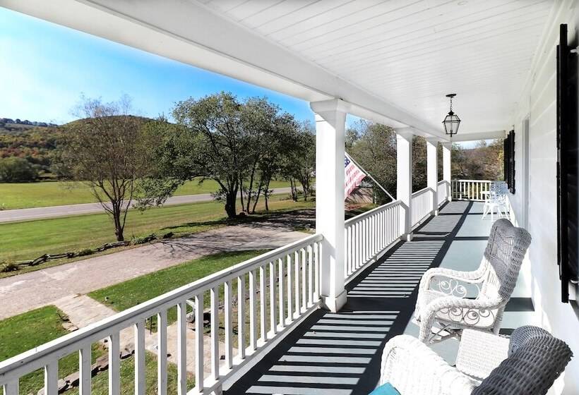 בית מלון כפרי The Hann Homestead Inn