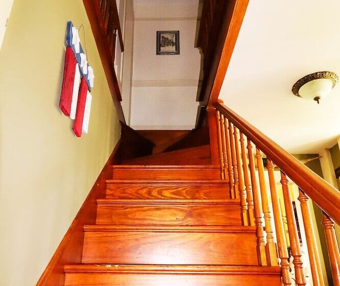 בית מלון כפרי The Hann Homestead Inn