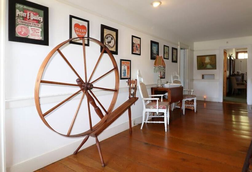 בית מלון כפרי The Hann Homestead Inn