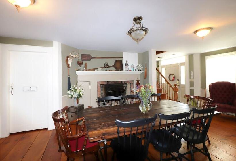 בית מלון כפרי The Hann Homestead Inn