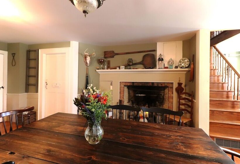 בית מלון כפרי The Hann Homestead Inn