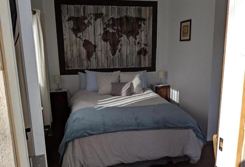 ホテル The Red Rooster Lodge